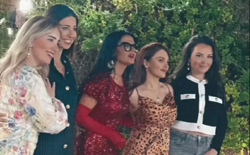 Keçmiş aparıcının ad günündə bir araya gəldilər