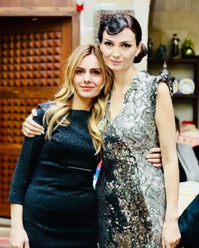 Qənirə Paşayevadan yazdı: "Sənə nəfəs olmaq istəyirəm"