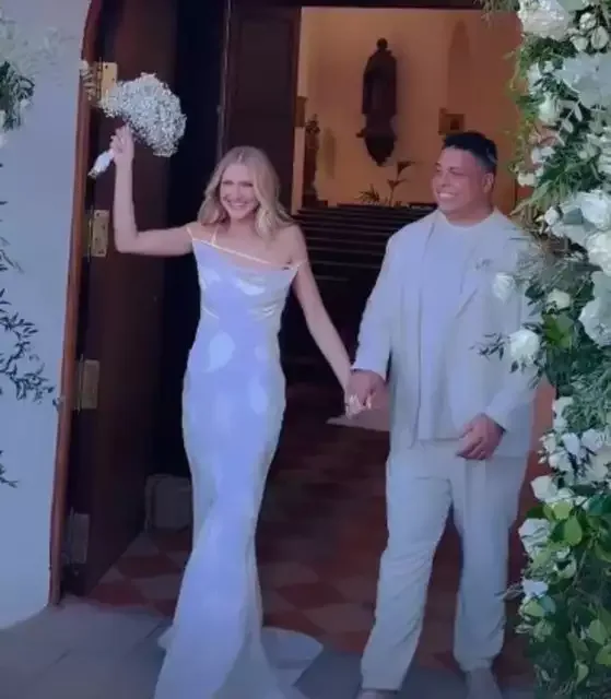 Əfsanəvi Ronaldo evləndi