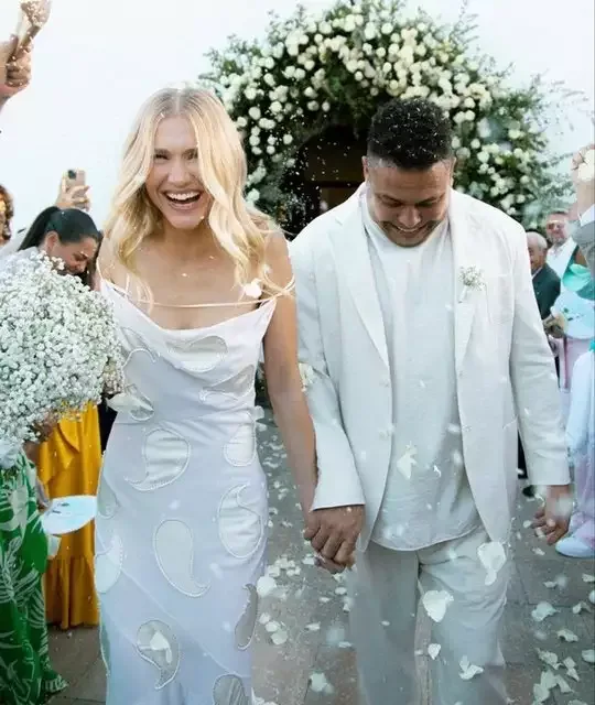 Əfsanəvi Ronaldo evləndi