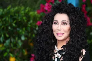 Erməni əslilli müğənni oğlunu gəlinindən qaçırdı - Oteldə...