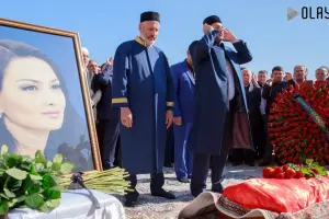 Qənirə Paşayeva ilə vida mərasimindən fotolar