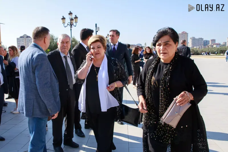 Qənirə Paşayeva ilə vida mərasimindən fotolar