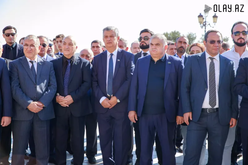 Qənirə Paşayeva ilə vida mərasimindən fotolar