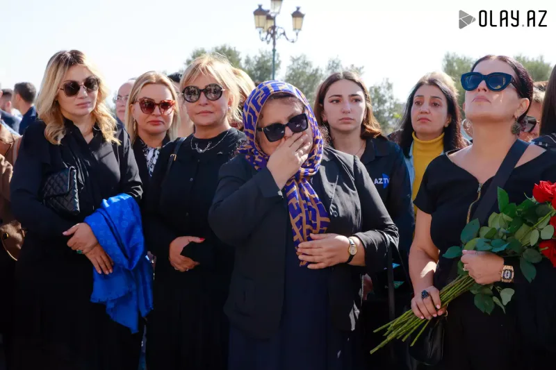 Qənirə Paşayeva ilə vida mərasimindən fotolar