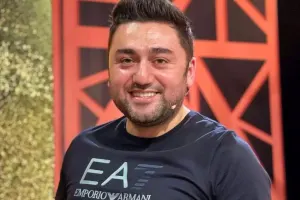 Qarabağdan köçən erməniləri ələ saldı