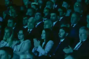 Heydər Əliyev xanımı ilə Astronavtika Konqresində