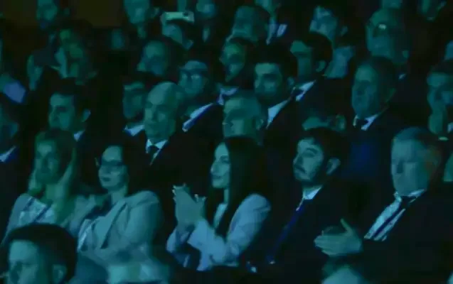 Heydər Əliyev xanımı ilə Astronavtika Konqresində