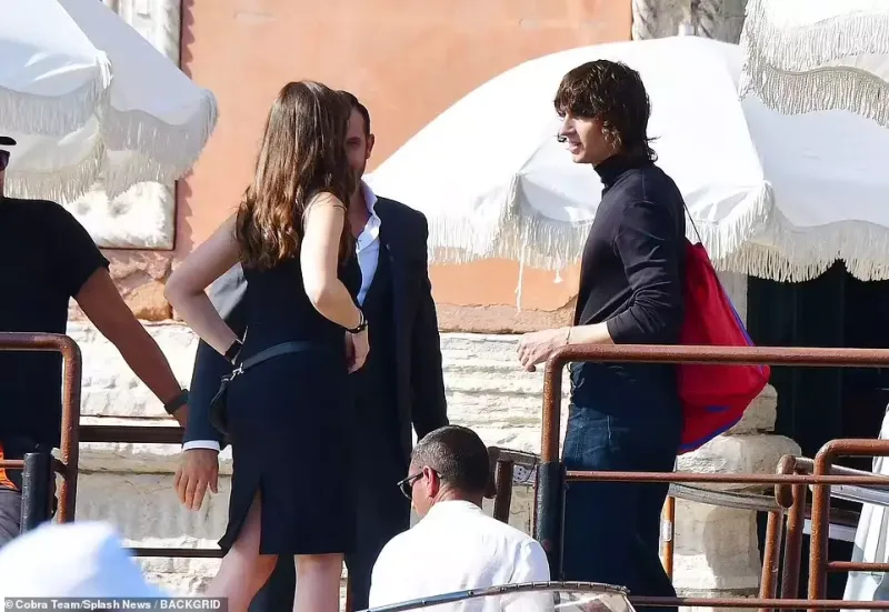 Məşhur cütlüyün toyu oldu