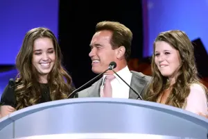 "Tualeti təmizləyirdilər" - Övladlarına verdiyi tərbiyədən danışdı