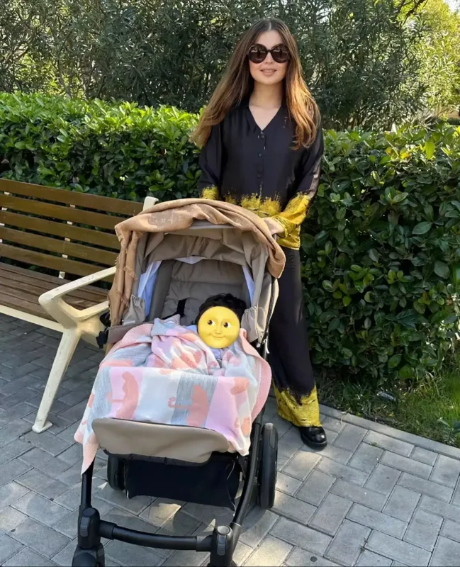 Sevdadan qızı ilə yeni foto