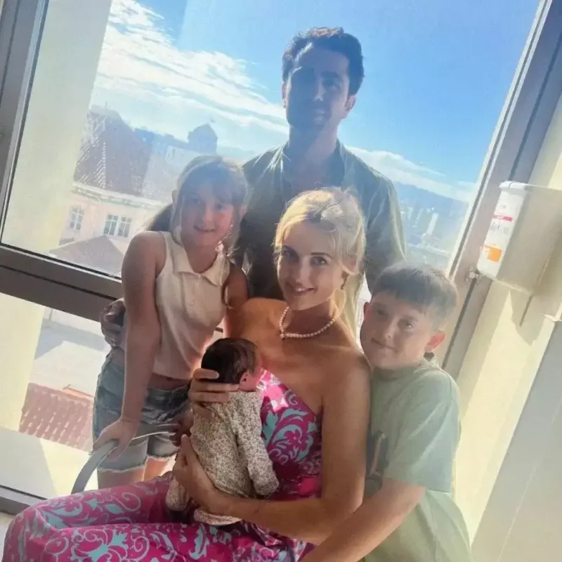 Məşhur aktrisa növbəti dəfə ana oldu