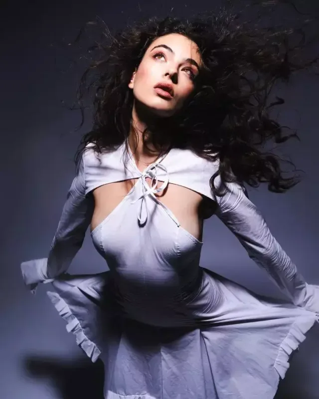 Heç vaxt yayımlanmayan fotolarını paylaşdı