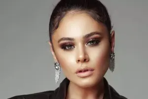 İsraildən qayıdan Samirə: "Təyyarəyə minəndən sonra hava limanı da atəşə tutuldu"