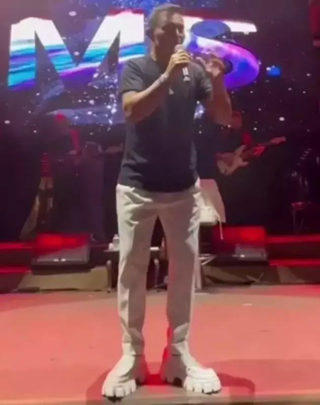 40 minlik ayaqqabıları gündəm oldu