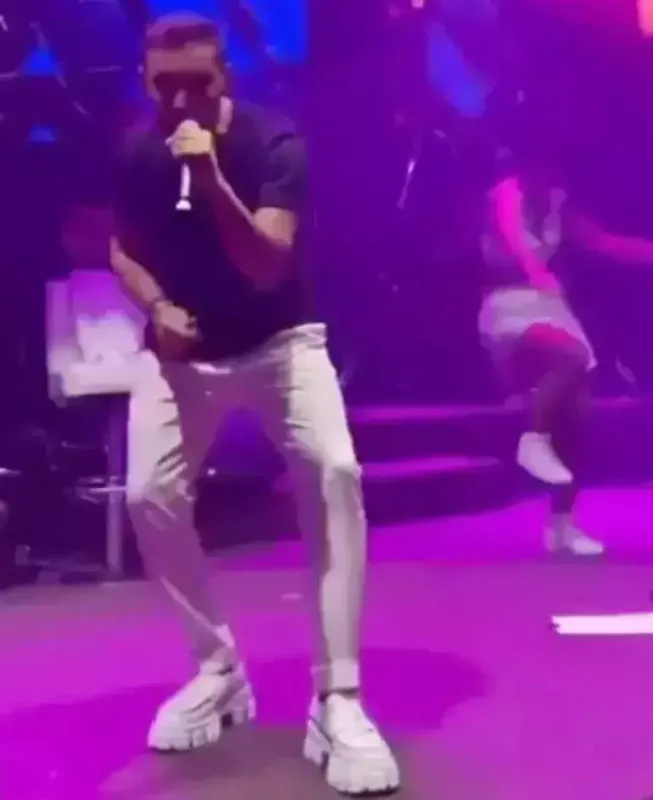 40 minlik ayaqqabıları gündəm oldu