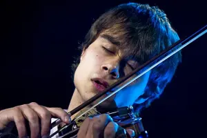 “Eurovision” qalibi polisə fanatından şikayət etdi