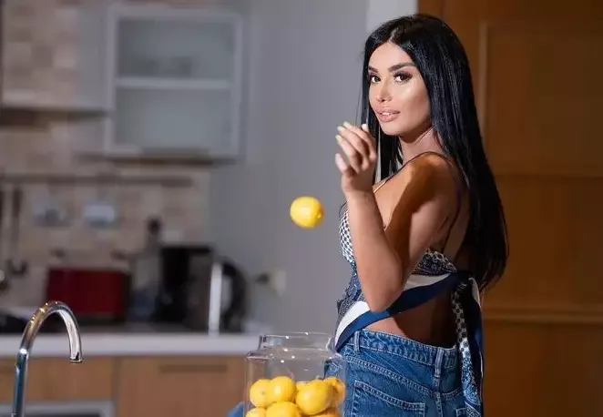 Hər kəsin subay bildiyi blogerin toyundan fotolar