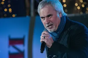 Müğəninin qızı 1 milyonluq gəlinlik geyinib?