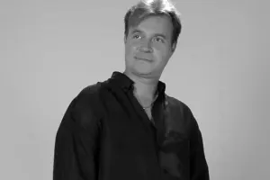 Tanınmış aktyor 60 yaşında vəfat etdi