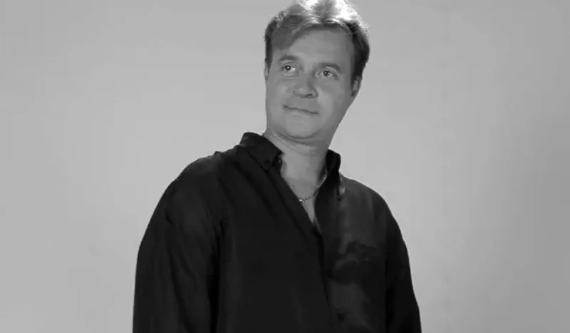 Tanınmış aktyor 60 yaşında vəfat etdi