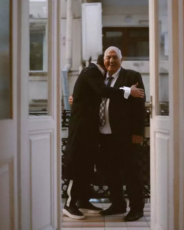 Coninin nənə və babası ilə fotosessiyası