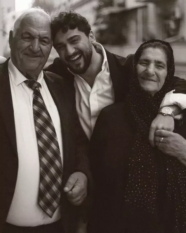 Coninin nənə və babası ilə fotosessiyası