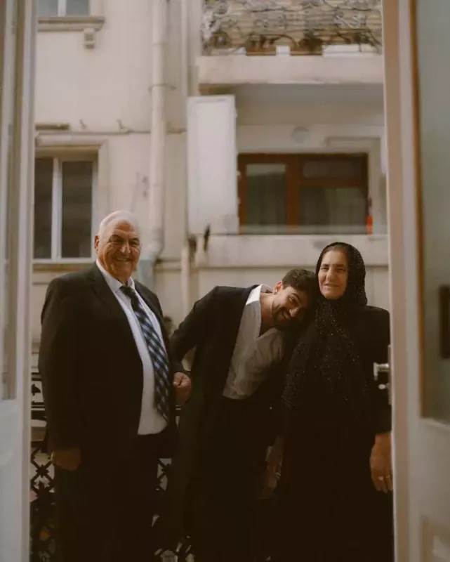 Coninin nənə və babası ilə fotosessiyası