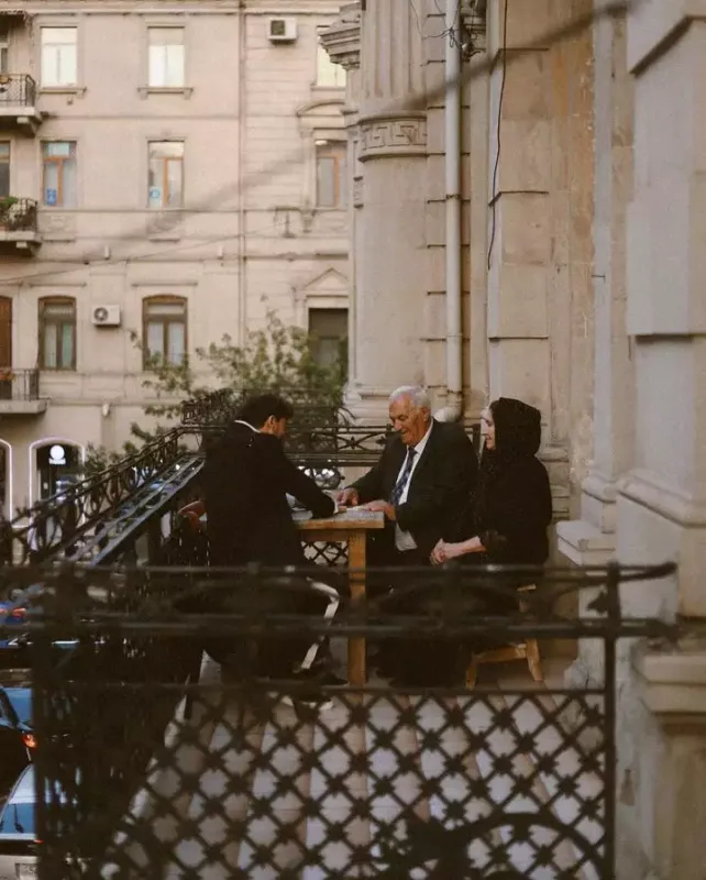 Coninin nənə və babası ilə fotosessiyası