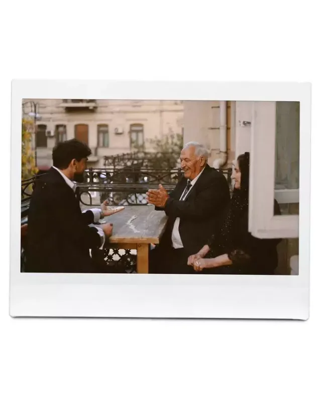 Coninin nənə və babası ilə fotosessiyası