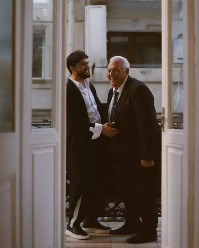 Coninin nənə və babası ilə fotosessiyası