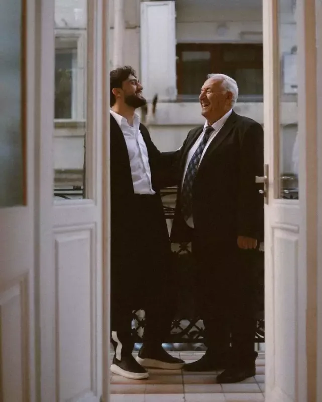 Coninin nənə və babası ilə fotosessiyası