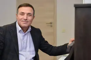 Xalq artistinin qardaşının maşını aşdı - Ölən və yaralananlar var