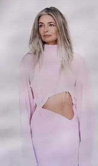 58 yaşlı supermodel bu dəfə yarıçılpaq çəkildi