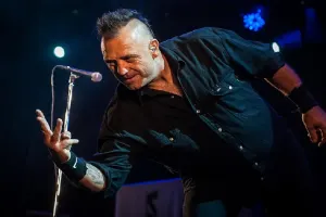 Əfsanəvi musiqiçi vəfat etdi