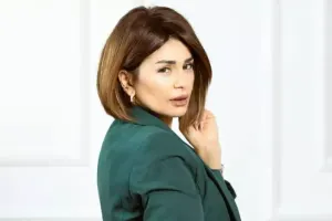 Fira gecə küçədə gül satan azyaşlının görüntüsünü paylaşdı