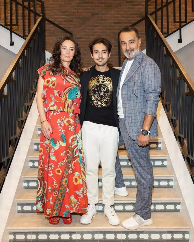 Xalq artisti həyat yoldaşını belə təbrik etdi