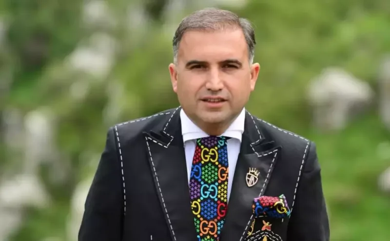 Hacı Nuranın telefonundakı fotoları yayımladı