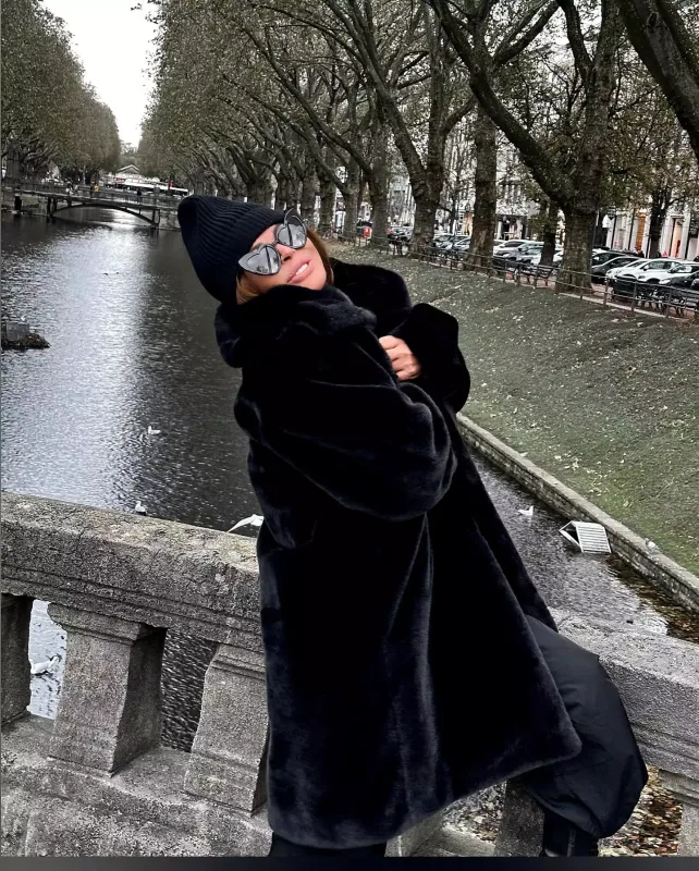 Almaniyadan fotolarını paylaşdı