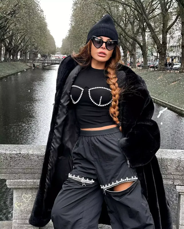 Almaniyadan fotolarını paylaşdı