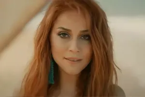 21 illik fotosunu paylaşdı