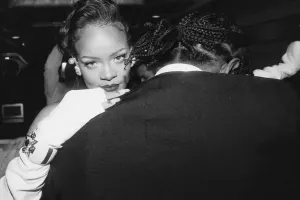 Rihanna yenə hamilədir!