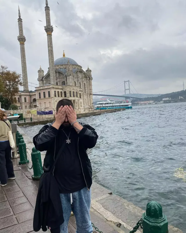 Epi ölkəni tərk etdi