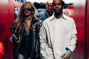 Rihannanın “Balenciaga” “look”u bəyənildi