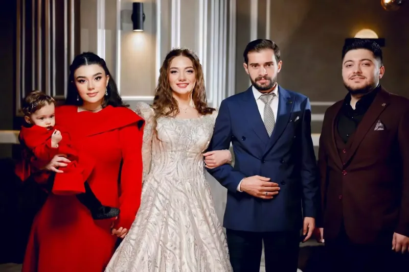 Xalq artisti qızının nişanından fotolar paylaşdı