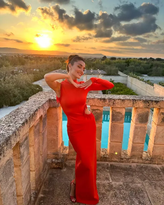 Sevgilisi Handeylə fotosunu paylaşdı