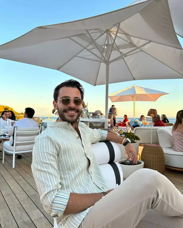 Sevgilisi Handeylə fotosunu paylaşdı