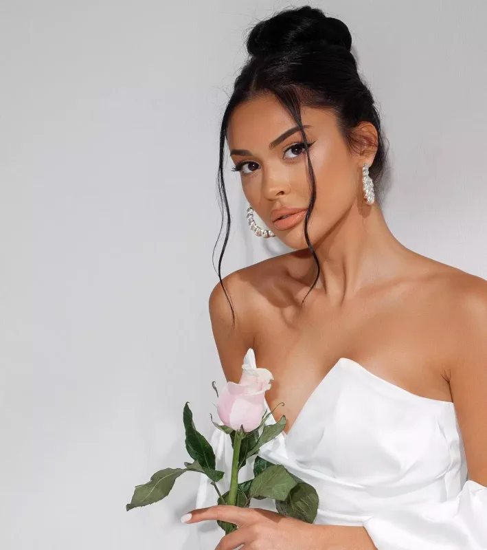 Razi Əliyeva evlənir!