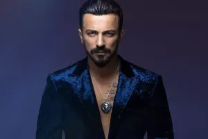 Şəhriyar müğənni oldu