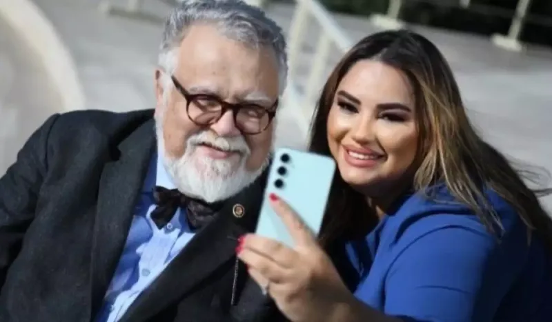 “Bizim aparıcılara dərs keçin”